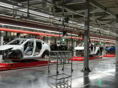 Business news: Recording reveals what Tesla training instructor told staff about company culture - Business Insider